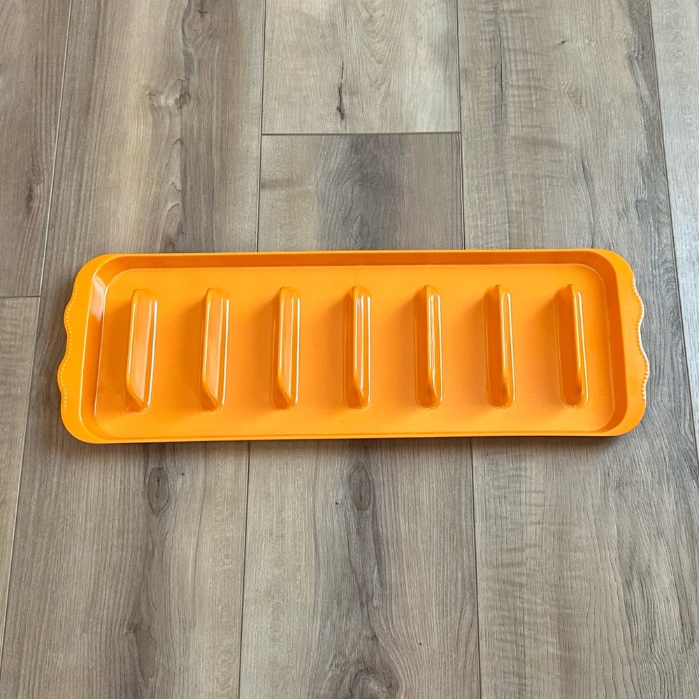 ORANGE TACO HOLDER/STAND!! BRAND NEW!!